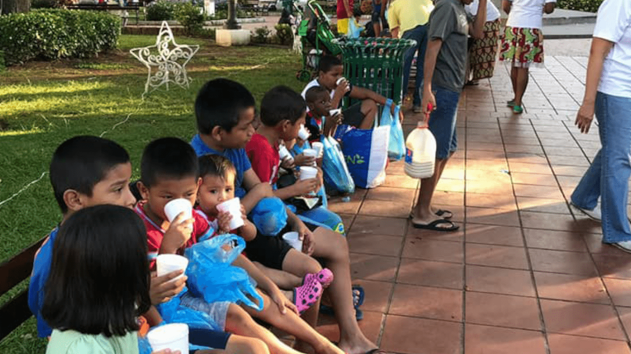 Migrantes y refugiados: hombres y mujeres que buscan la paz