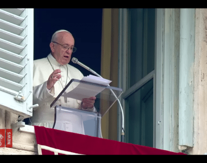 "Cada uno de nosotros, en tanto que ser humano, está en búsqueda" - Papa Francisco