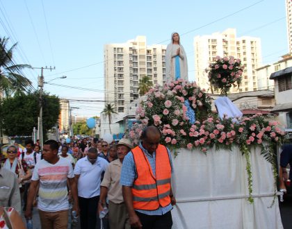 Fiesta de Nuestra Señora de Lourdes revitalizada por la juventud de otros países