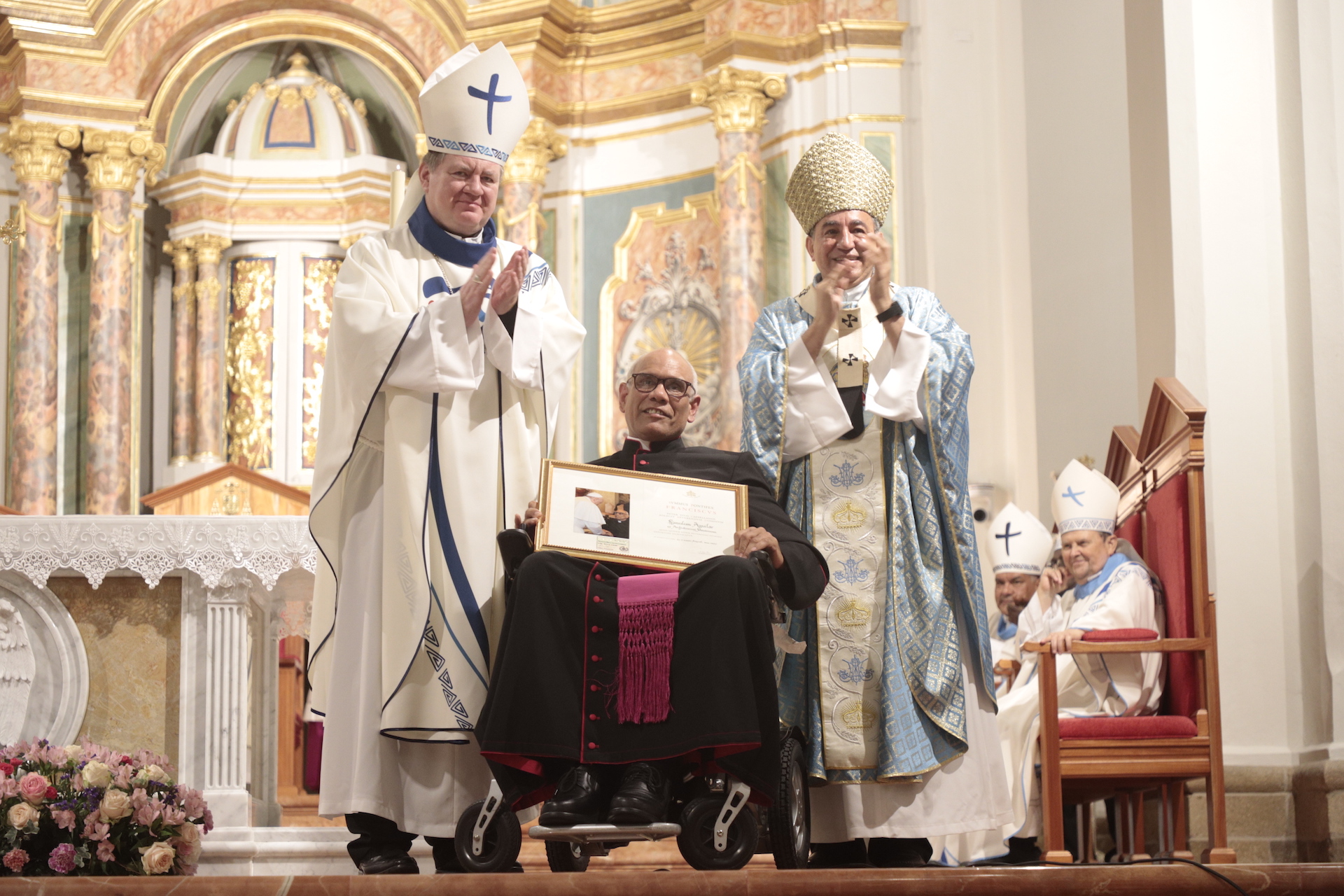 Monseñor Rómulo Aguilar recibe título honorífico de Capellán de Su Santidad