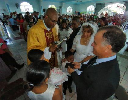 Nueve parejas consagradas en matrimonio en la festividad de la Sagrada Familia