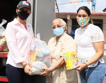Hogar San José Malambo, recibe del MIDES 50 bolsas de comida y 50 latas de leche