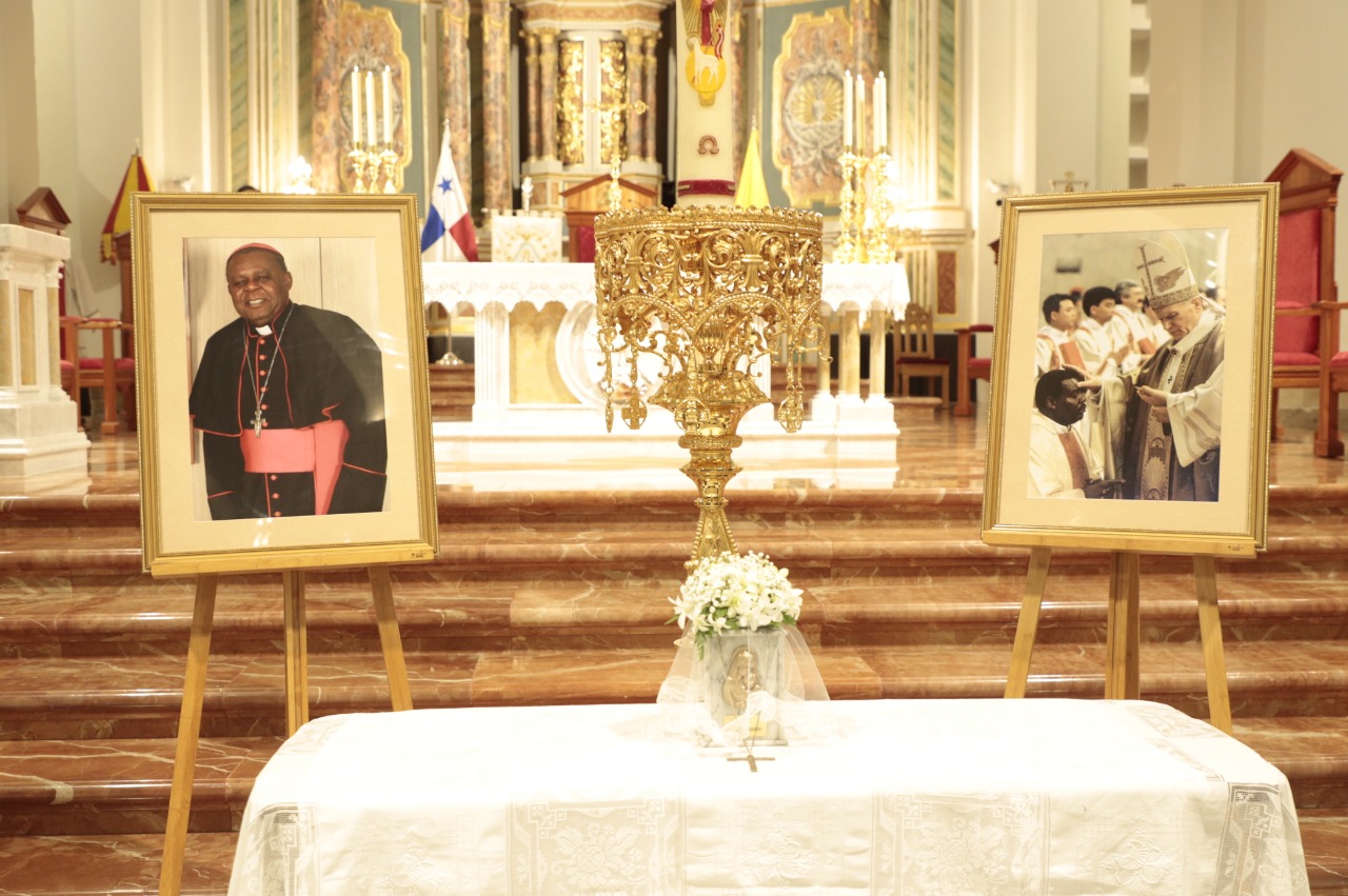 Con una misa inculturada afropanameña celebrán la vida de Mons. Uriah Ashley.