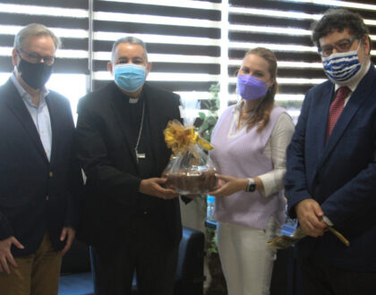 Con motivo del Rosh Hashaná Rabino Kraselnik visita al arzobispo Ulloa