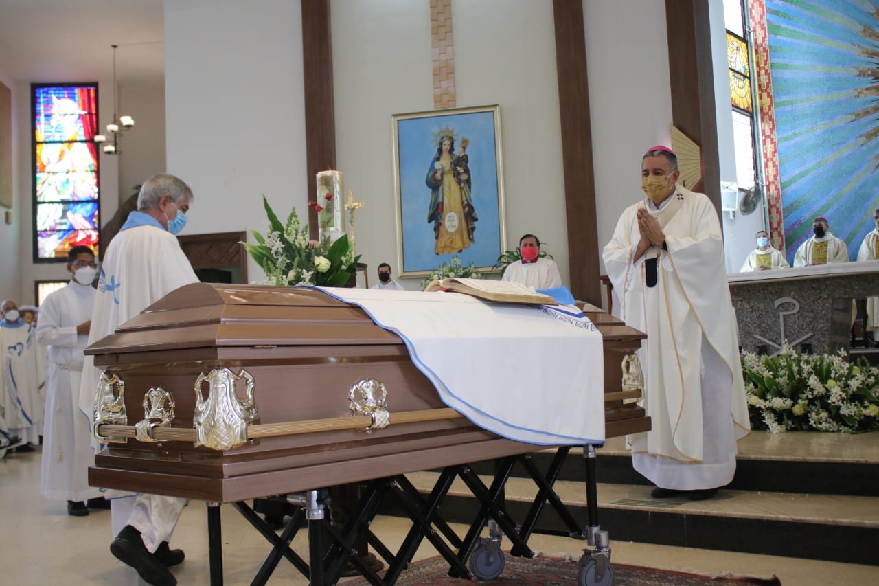 Honras Fúnebres de Monseñor Rómulo Daniel  Aguilar