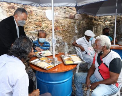Comedor Senderos abrió sus puertas para gente en situación de calle