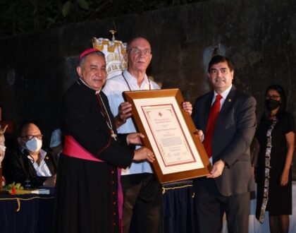 Arzobispo Ulloa y la USMA otorgaron ‘El Doctorado Honores Causa’ al Pbro. Patrick Hanssen