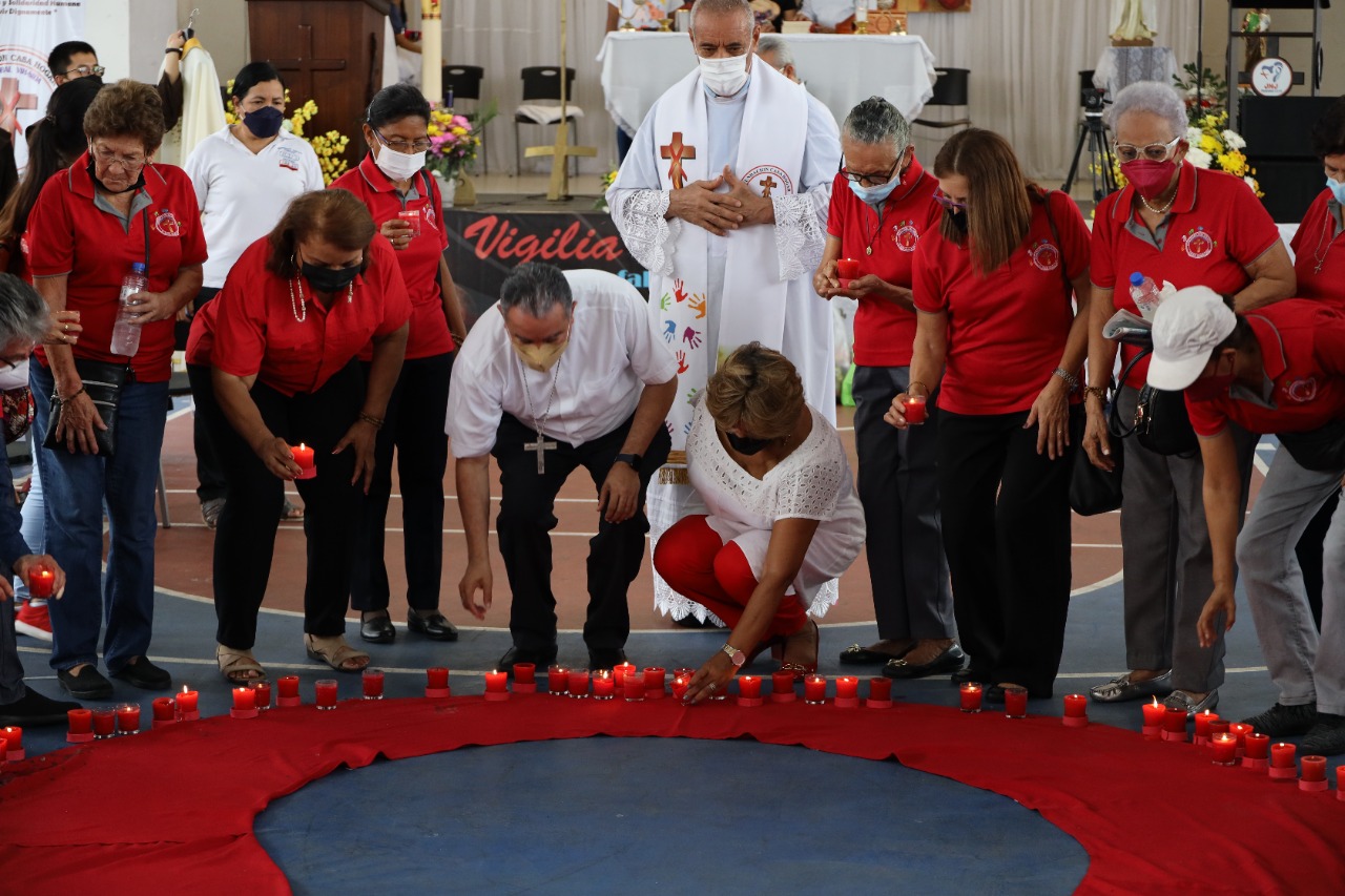 Panamá se une al ‘Candlelight’ encendiendo  una vela por los fallecidos de VIH-SIDA