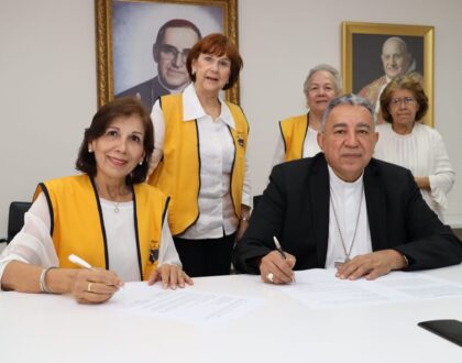 La Asociación Luz y Vida y la Arquidiócesis firman convenio en bien de los adultos mayores, abandonados e indigentes