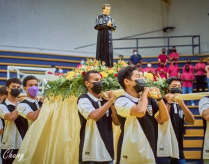 Comunidad estudiantil y la familia Salesiana celebró los 207 años del Natalicio de San Juan Bosco