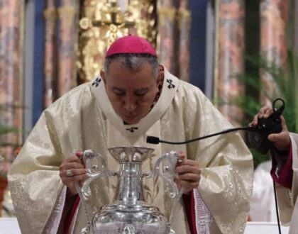 Arzobispo Ulloa celebró la Misa Crismal y junto al clero arquidiocesano renovaron sus promesas sacerdotales