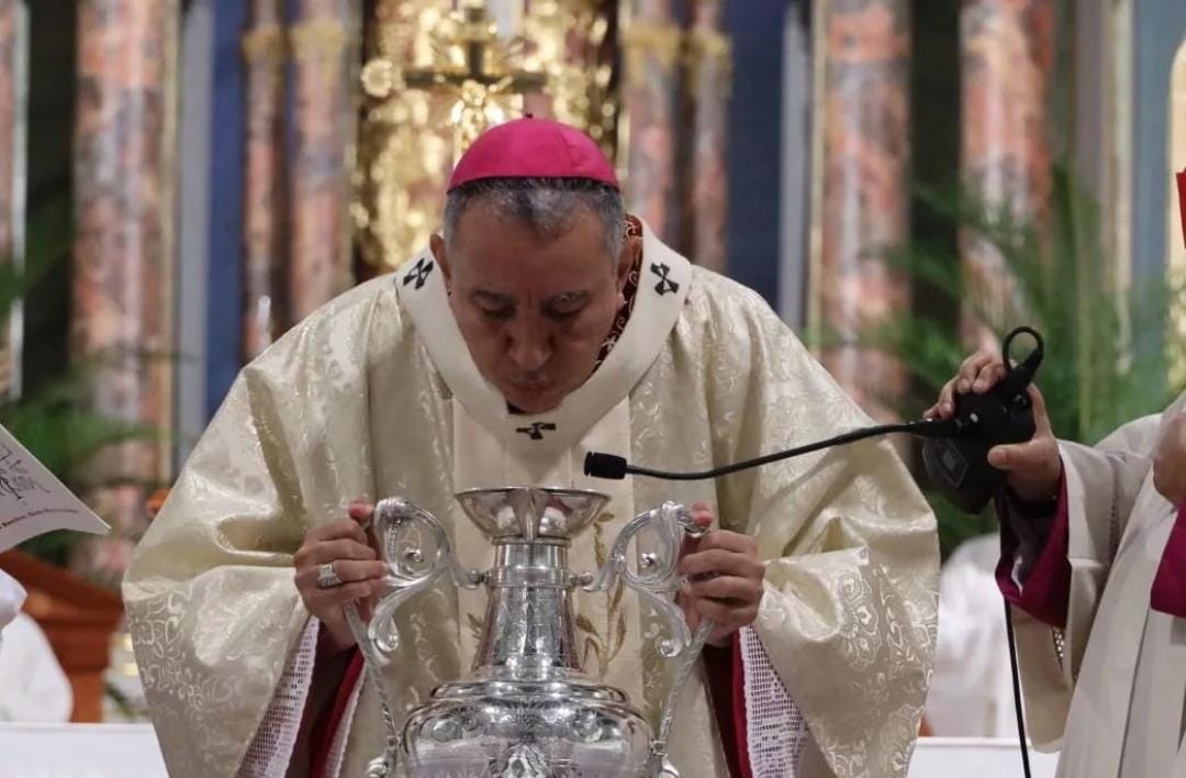 Arzobispo Ulloa celebró la Misa Crismal y junto al clero arquidiocesano renovaron sus promesas sacerdotales