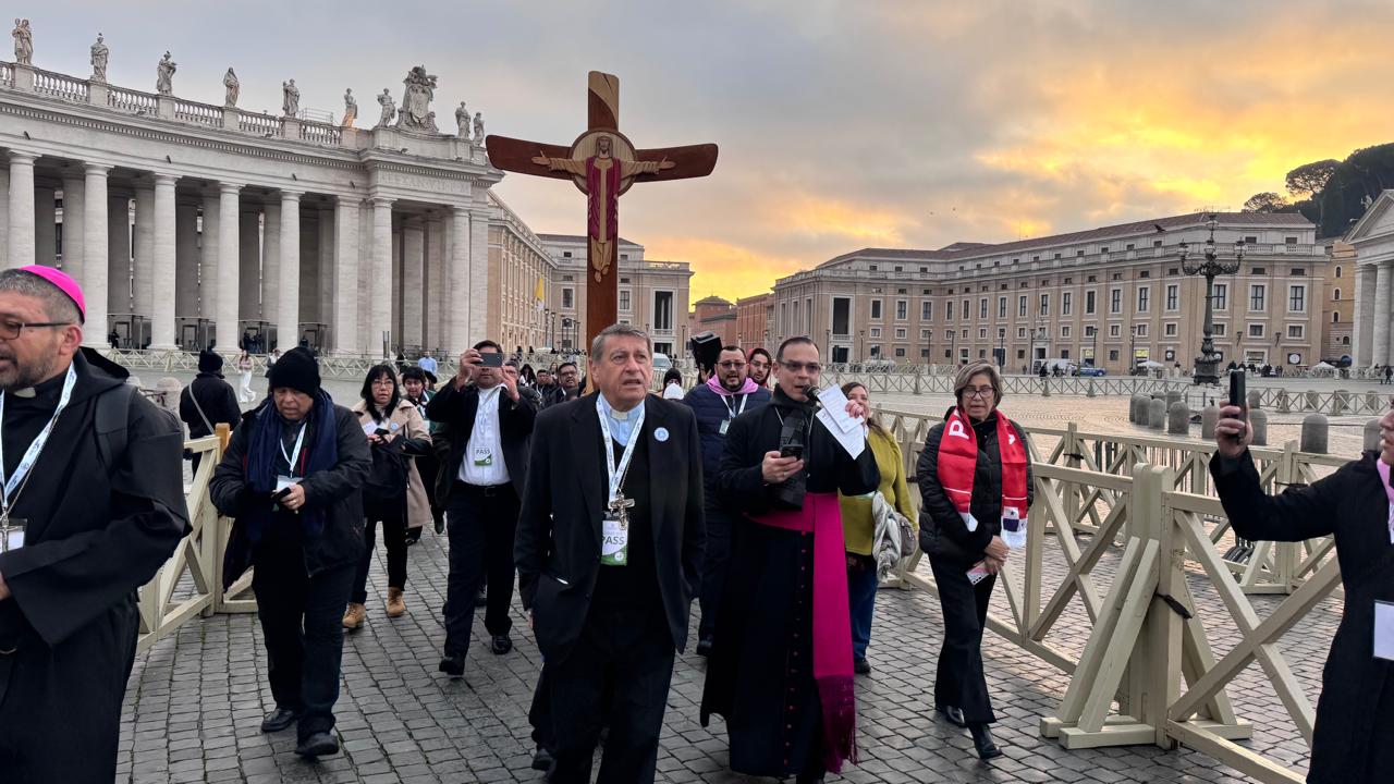 El Papa: Muchos periodistas firmaron su trabajo con sangre: ¡Liberen a los presos!