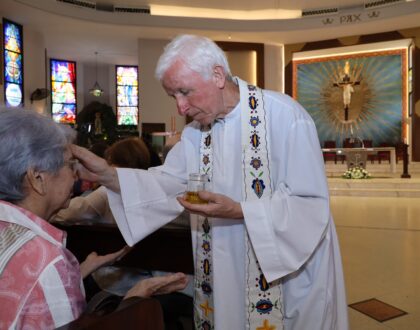 Unción de enfermos, cantos, rosas en la Apertura del Templo Jubilar y la festividad patronal de Nuestra Señora de Lourdes