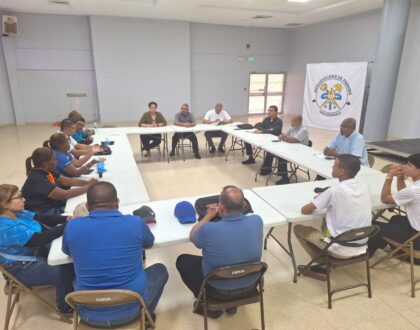 Dirigentes docentes piden mediación de la Iglesia panameña ante la crisis nacional