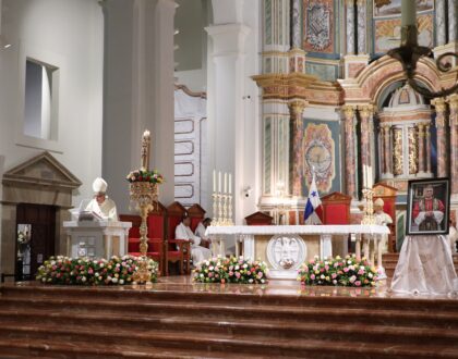 Iglesia en Panamá ora por el Papa León XIV  en medio de una nación herida