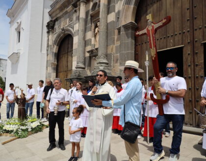 Fieles de San Francisco de Asís de La Caleta  En peregrinación jubilar a la Catedral Basílica