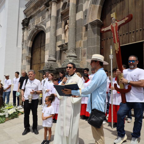 Fieles de San Francisco de Asís de La Caleta  En peregrinación jubilar a la Catedral Basílica