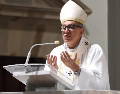 Arzobispo Ulloa reitera llamado a la sensatez y al diálogo responsable ante la crisis que vive el país