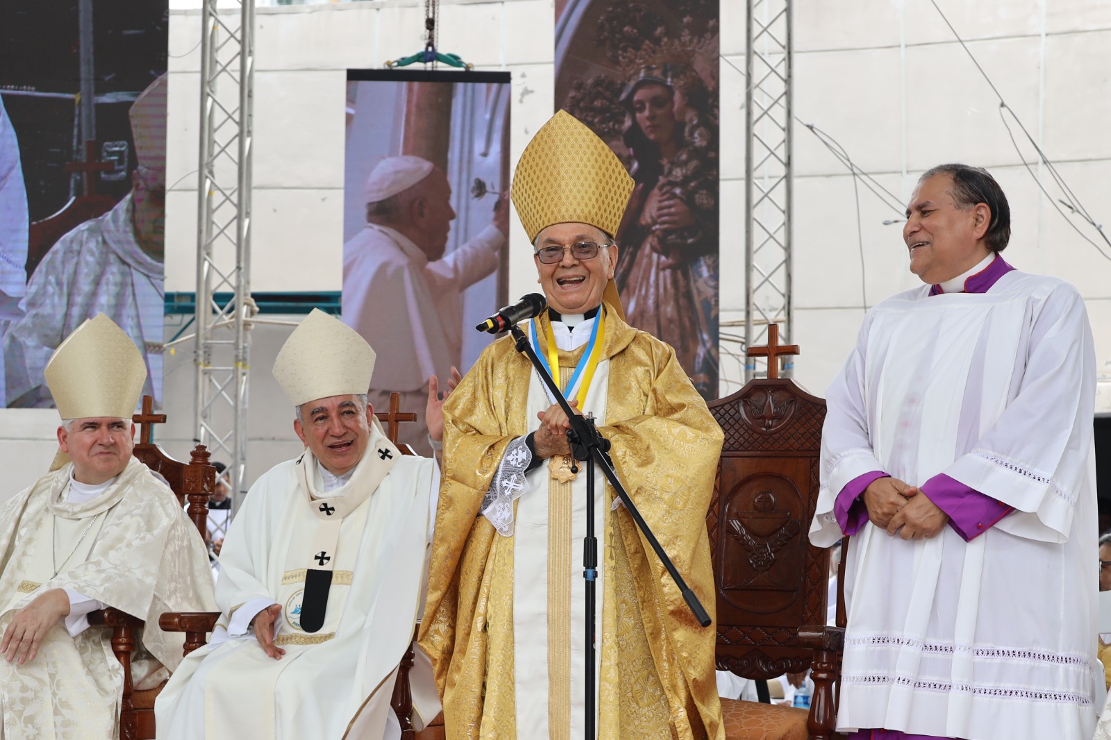 Monseñor José Dimas Cedeño celebra 50 años de ministerio episcopal - Cita Eucarística 2025