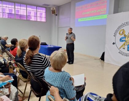 Cerca de 600 laicos profundizaron en ministerios laicales y extraordinarios de la Comunión