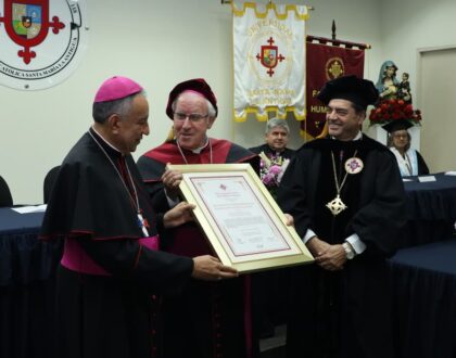 La Universidad Católica Santa María la Antigua confiere Doctorado Honoris Causa a monseñor José Ángel Saiz Meneses, arzobispo de Sevilla, España