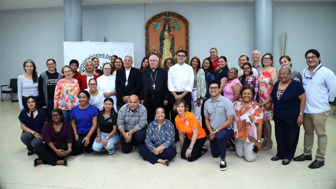 Colaboradores del Arzobispado de Panamá dan cálida bienvenida al Arzobispo de Sevilla