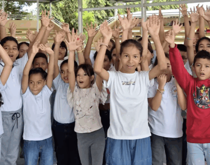 En Mini Atrevidos niños que viven en el amor de Jesús, siembran esperanza
