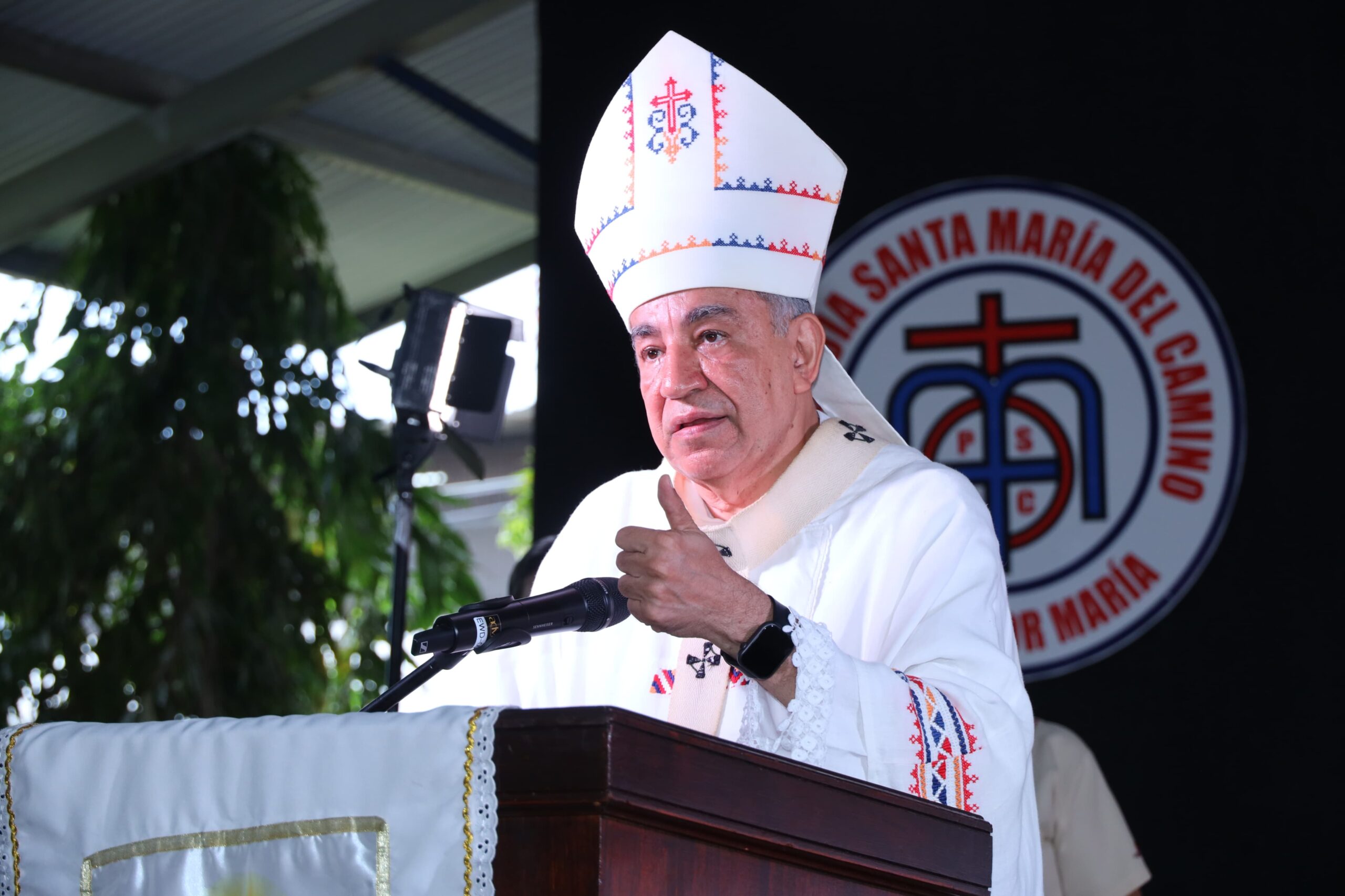 “La violencia no se combate con discursos. ¡Basta ya de tanta muerte e indiferencia!” – Arzobispo Ulloa