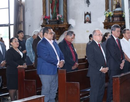 Gracias a los periodistas, custodios de la verdad, defensores y servidores de nuestro pueblo