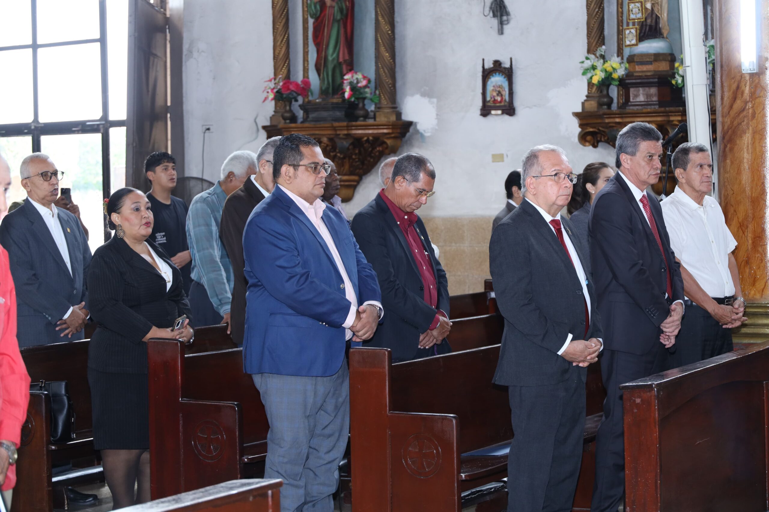Gracias a los periodistas, custodios de la verdad, defensores y servidores de nuestro pueblo