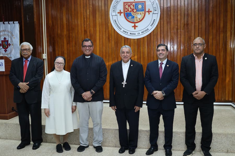 UNIVERSIDAD CATÓLICA SANTA MARÍA LA ANTIGUA ACTO DE ANUNCIO DEL NUEVO RECTOR