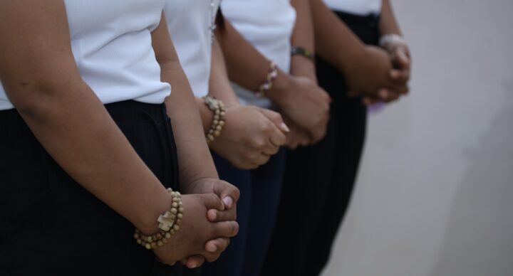 La fe renueva vidas tras los muros