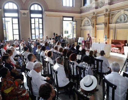 Generaciones de institutores conmemoran memoria del 9 de Enero
