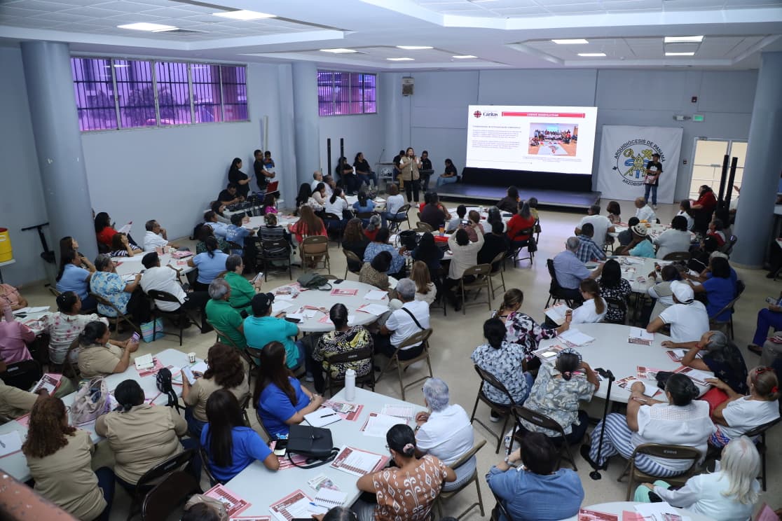 Casi 200 agentes de Pastoral Social Cáritas Arquidiocesana fortalecen su misión y compromiso con la realidad social