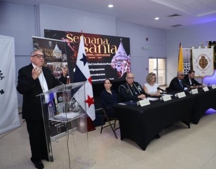 El Casco Antiguo en Semana Santa se convierte en verdadero templo fe
