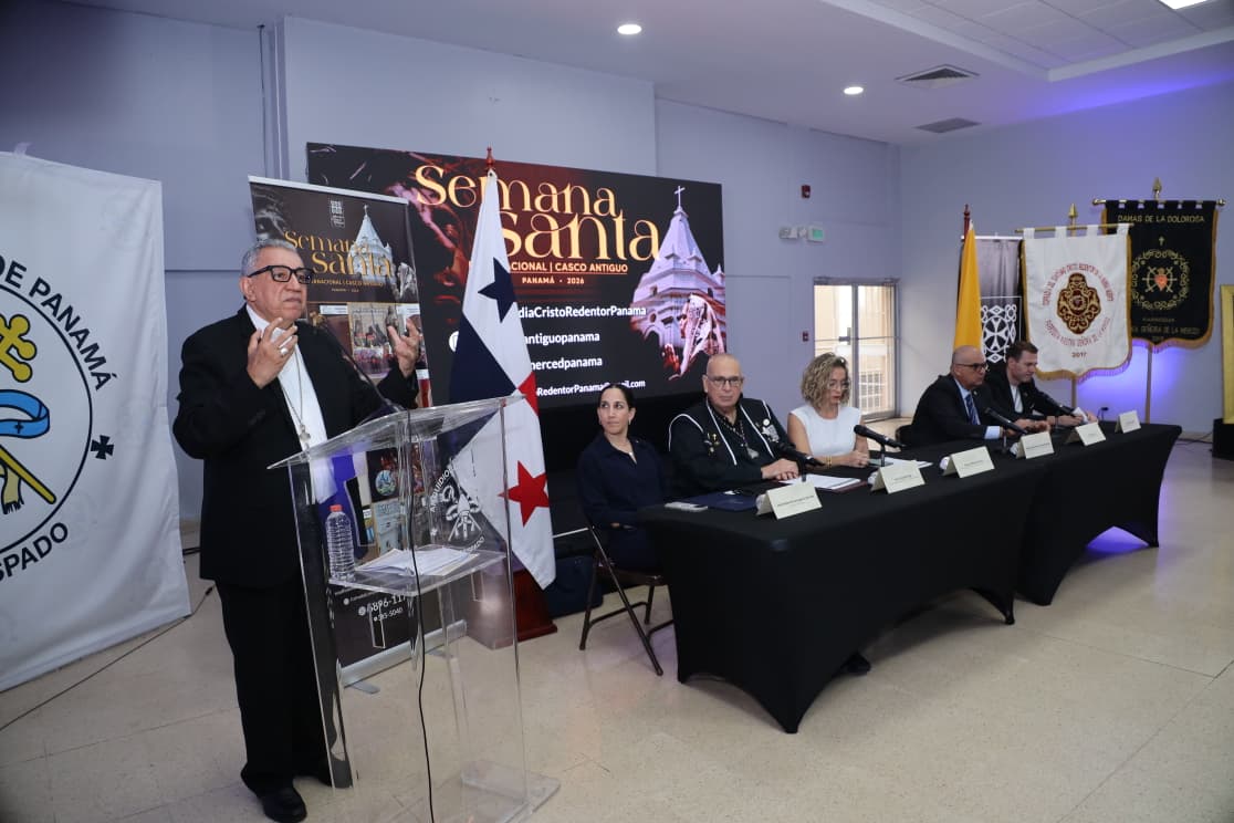 El Casco Antiguo en Semana Santa se convierte en verdadero templo fe