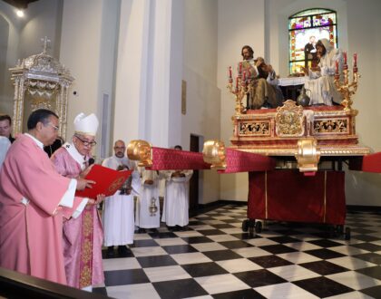 Bendicen nuevo conjunto escultórico de la Última Cena en la Catedral Basílica Santa María la Antigua