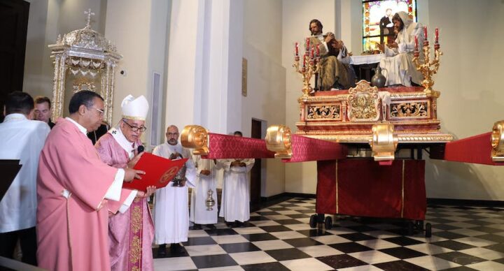 Bendicen nuevo conjunto escultórico de la Última Cena en la Catedral Basílica Santa María la Antigua