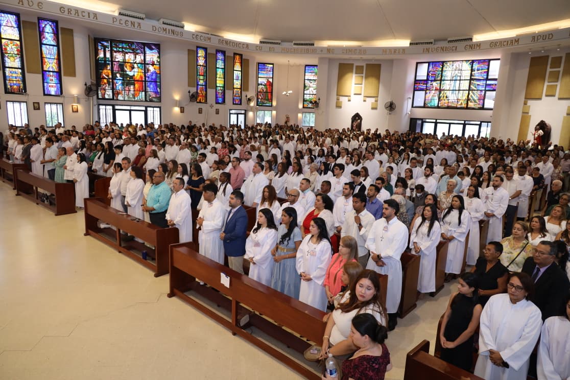 160 adultos de la Zona Santa María la Antigua reciben el Sacramento de la Confirmación