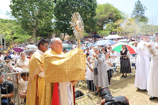 Más de 10 mil fieles participan en la Cita Eucarística y se hace el envío de la Misión Sinodal Arquidiocesana