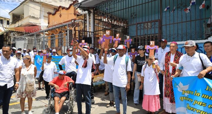 Afirmó el arzobispo Ulloa a habitantes de calle  “No están solos, la cruz también camina con ustedes”