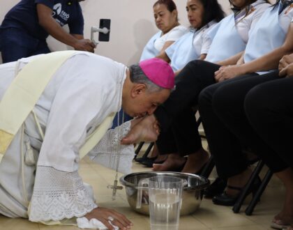 En Jueves Santo 12 privadas de libertad recibe lavatorio de pies