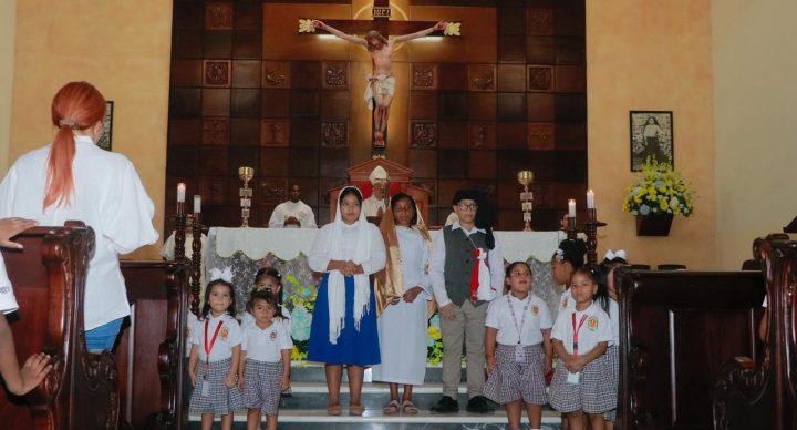 Niñez y juventud del Chorrillo iluminan de fe y esperanza fiesta de la Virgen de Fátima