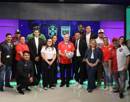 Arzobispo Ulloa bendice set deportivo de TVN Media