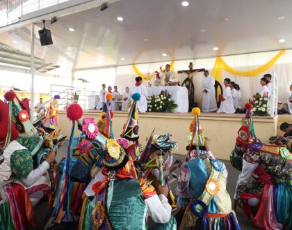Entre la fe, tradición y devoción Eucaristía chorreranos celebran el Corpus Christi