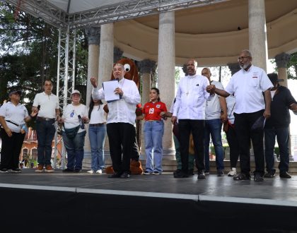 Miles de panameños alzan su voz por la paz y el fortalecimiento de la familia