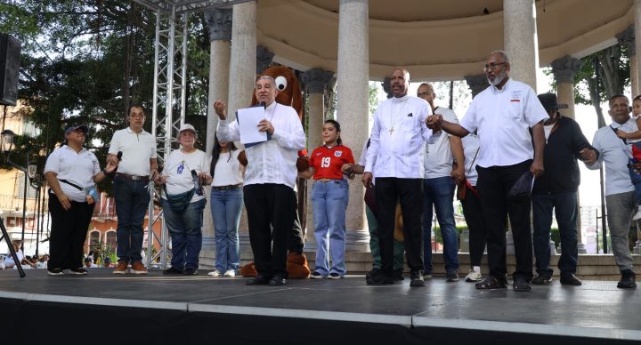 Miles de panameños alzan su voz por la paz y el fortalecimiento de la familia