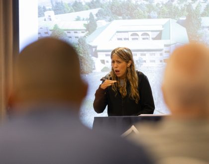 Iglesia y expertos internacionales unen  esfuerzos para proteger a las personas sordas
