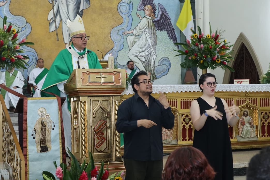 Iglesia en Panamá y especialistas internacionales fortalecen su compromiso de protección y cuidado pastoral a personas sordas